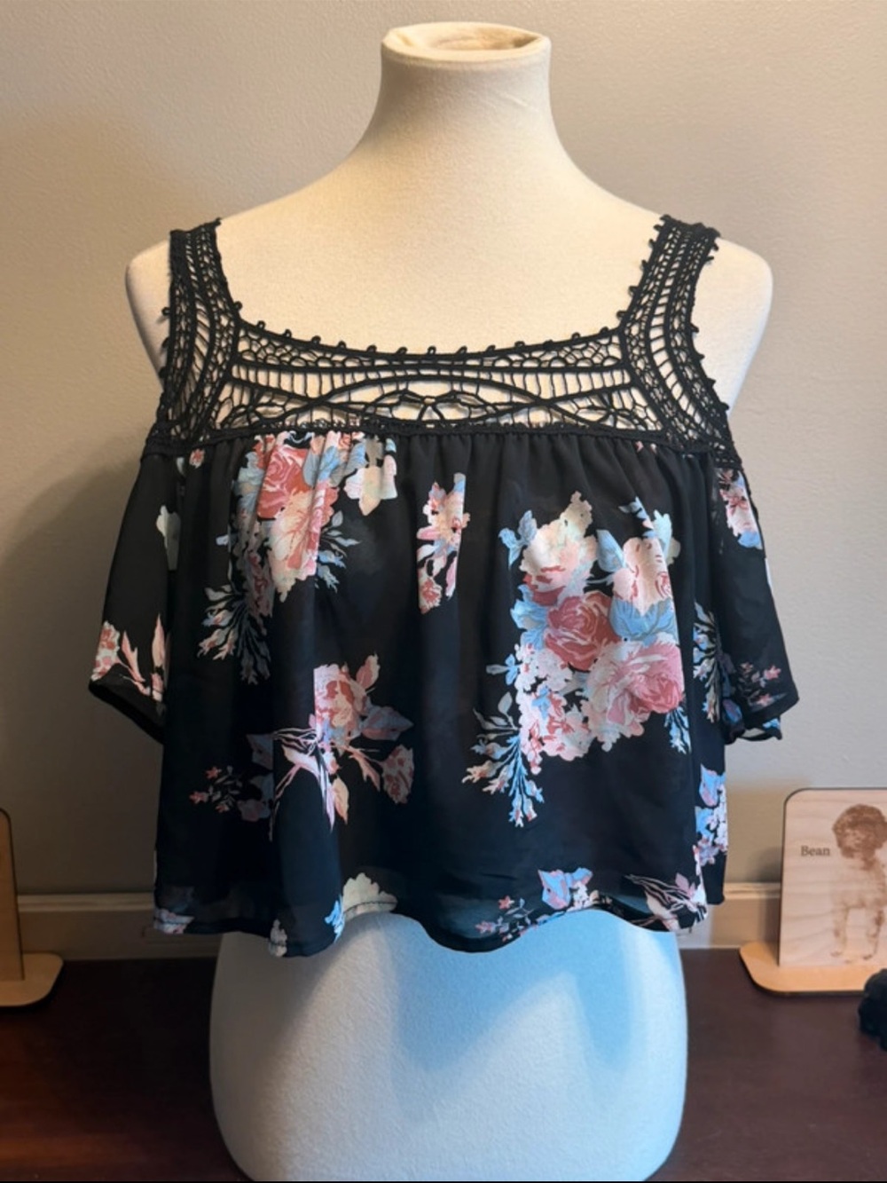 Black Floral Cold-Shoulder Crochet Trim Women's Top
